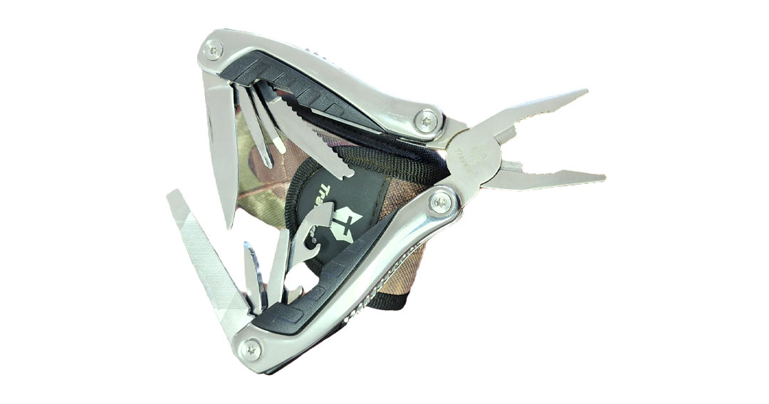 traveler-multi-tool-in-pouch image 1